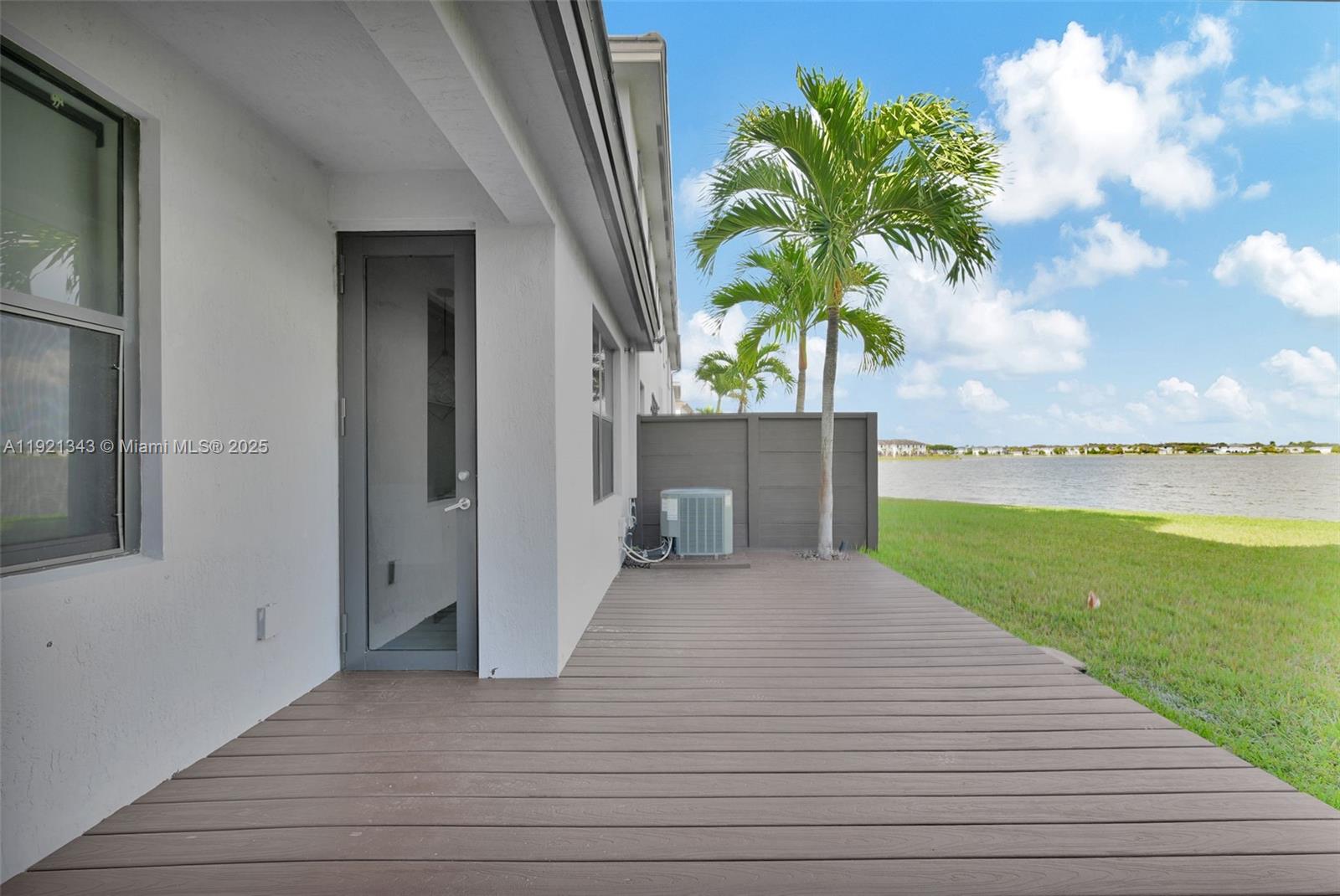 DUNNWOODY LAKE - Residential