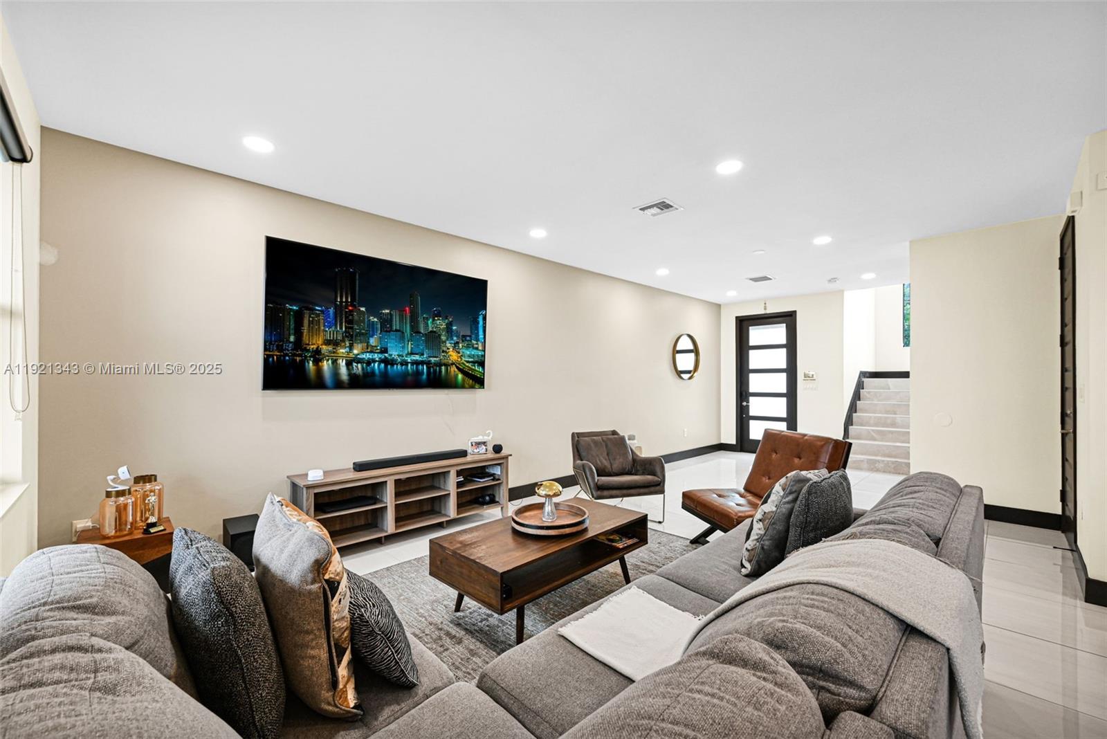 DUNNWOODY LAKE - Residential