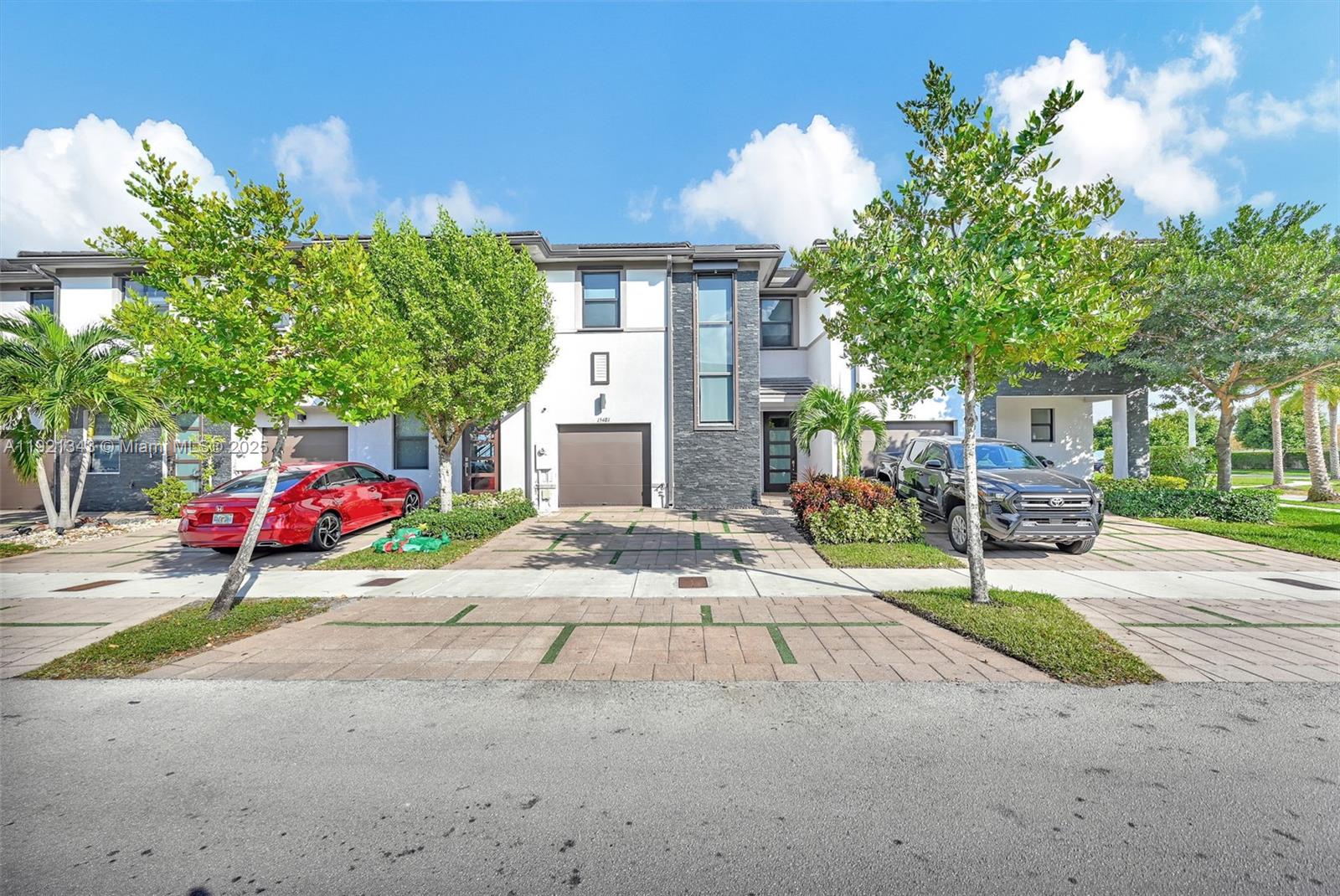 DUNNWOODY LAKE - Residential