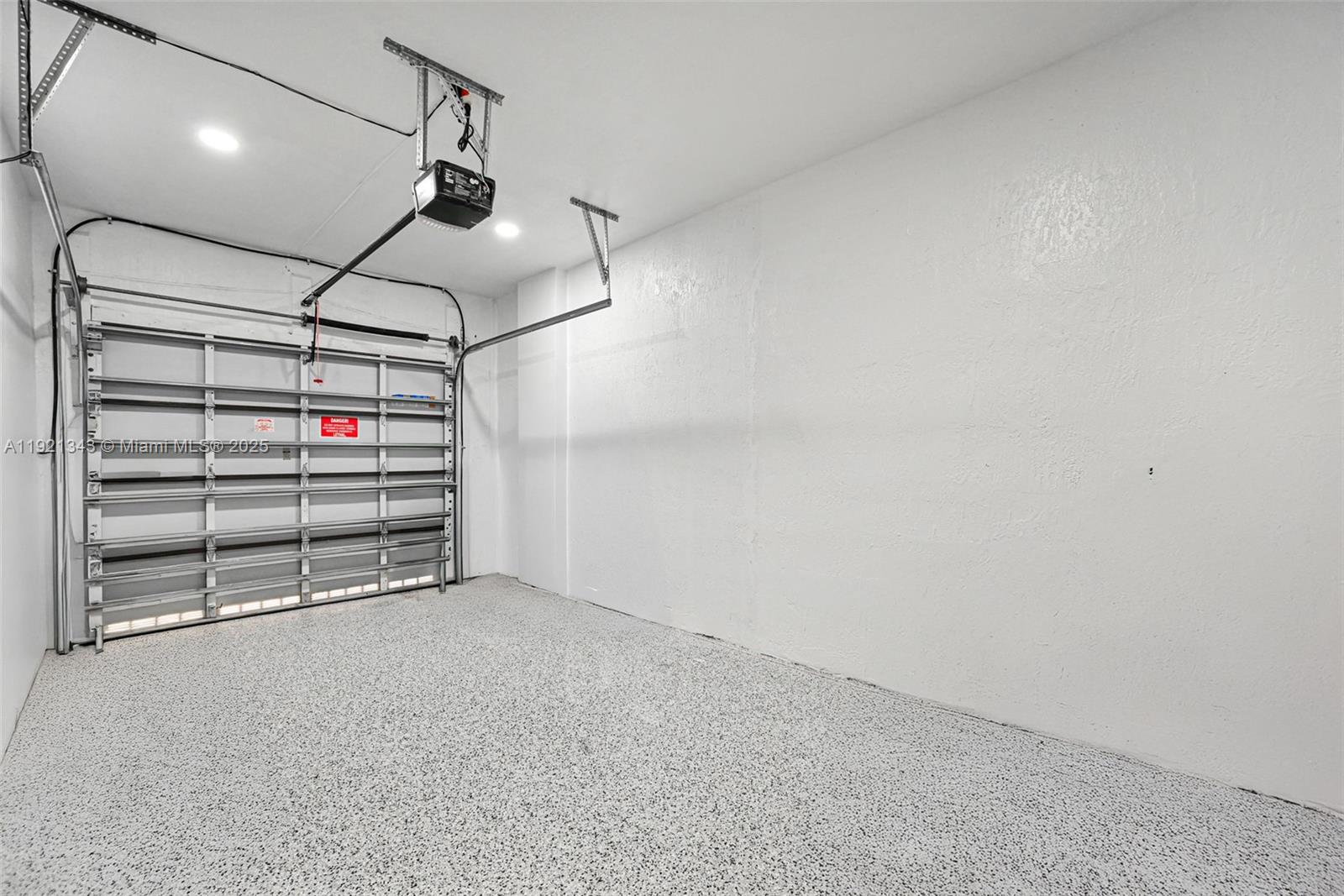 DUNNWOODY LAKE - Residential