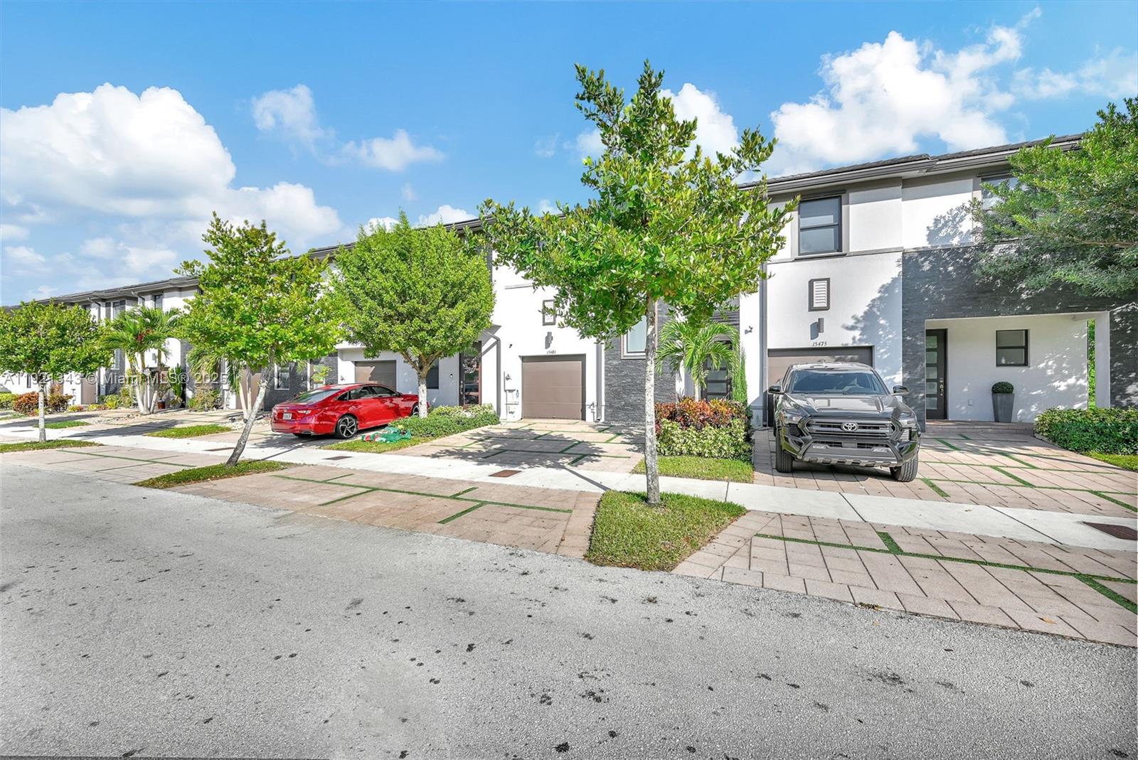 DUNNWOODY LAKE - Residential