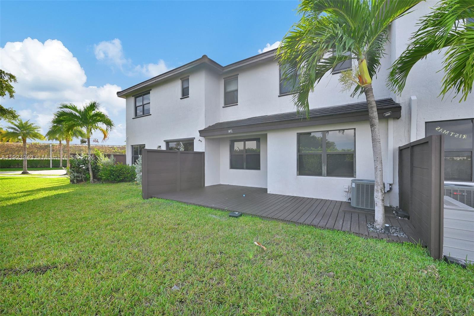 DUNNWOODY LAKE - Residential