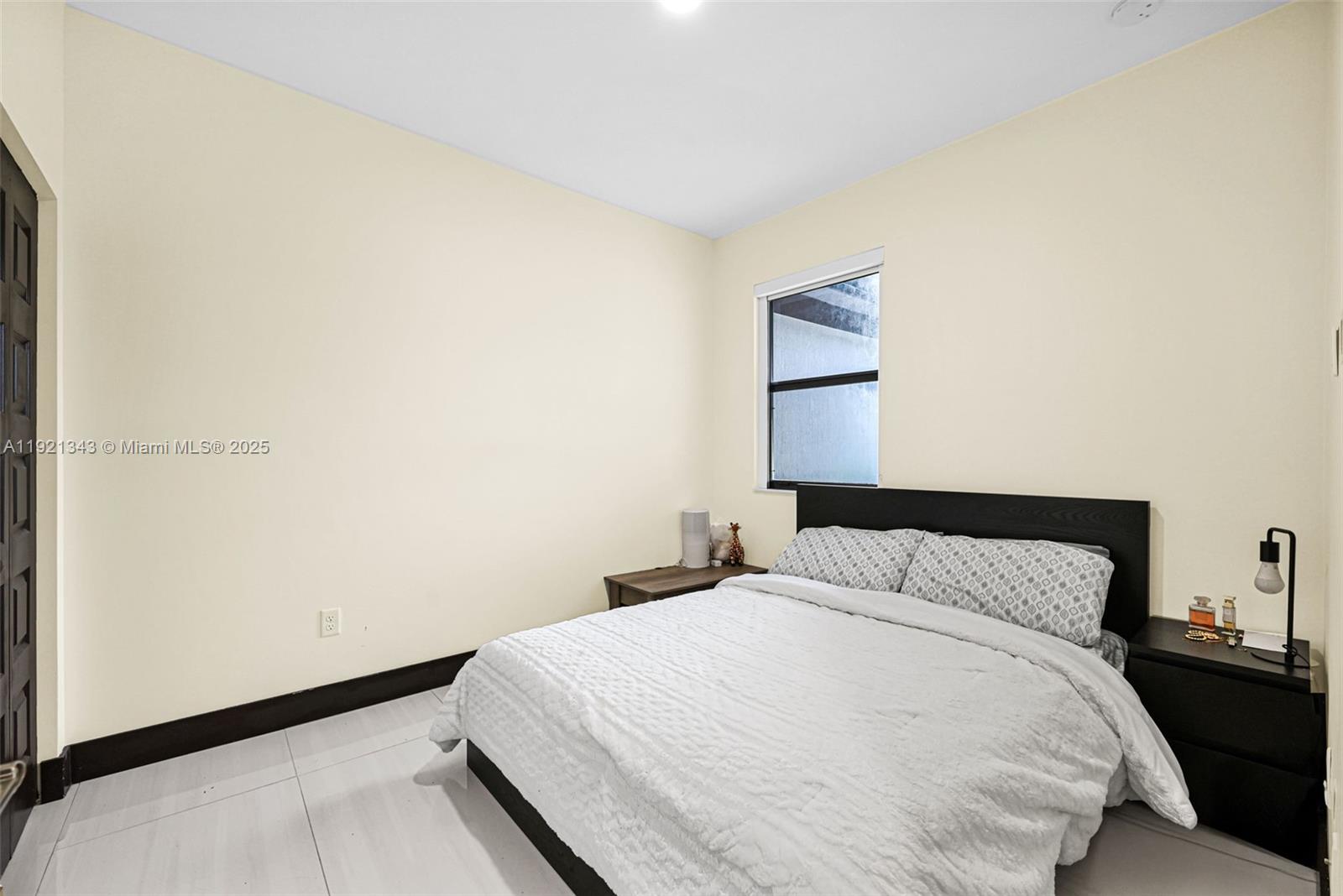 DUNNWOODY LAKE - Residential