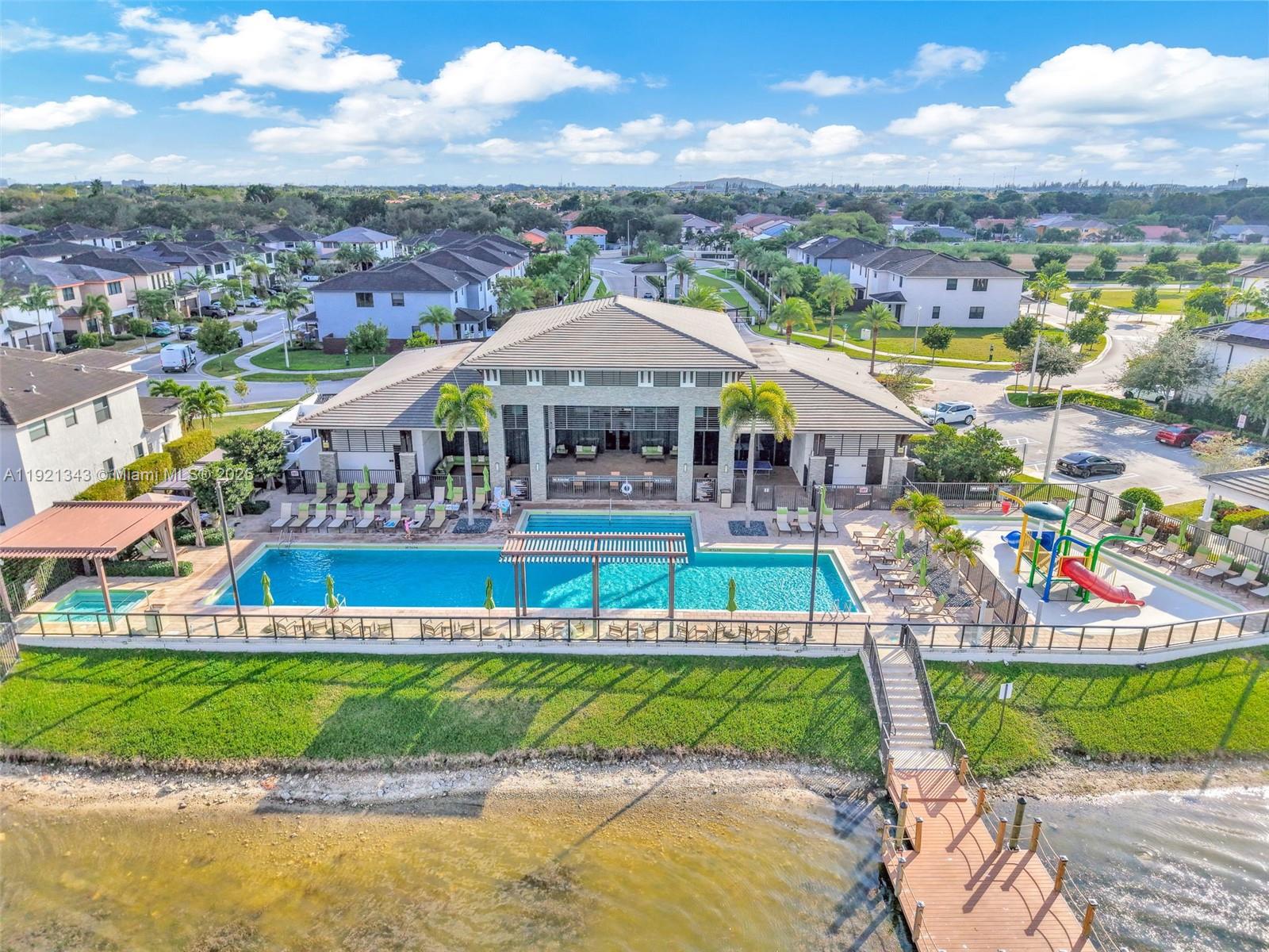 DUNNWOODY LAKE - Residential