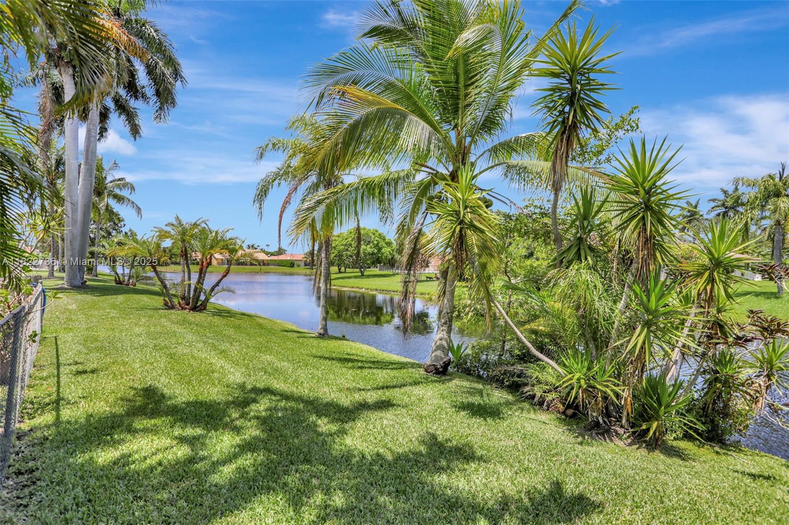 JACARANDA LAKES - Residential