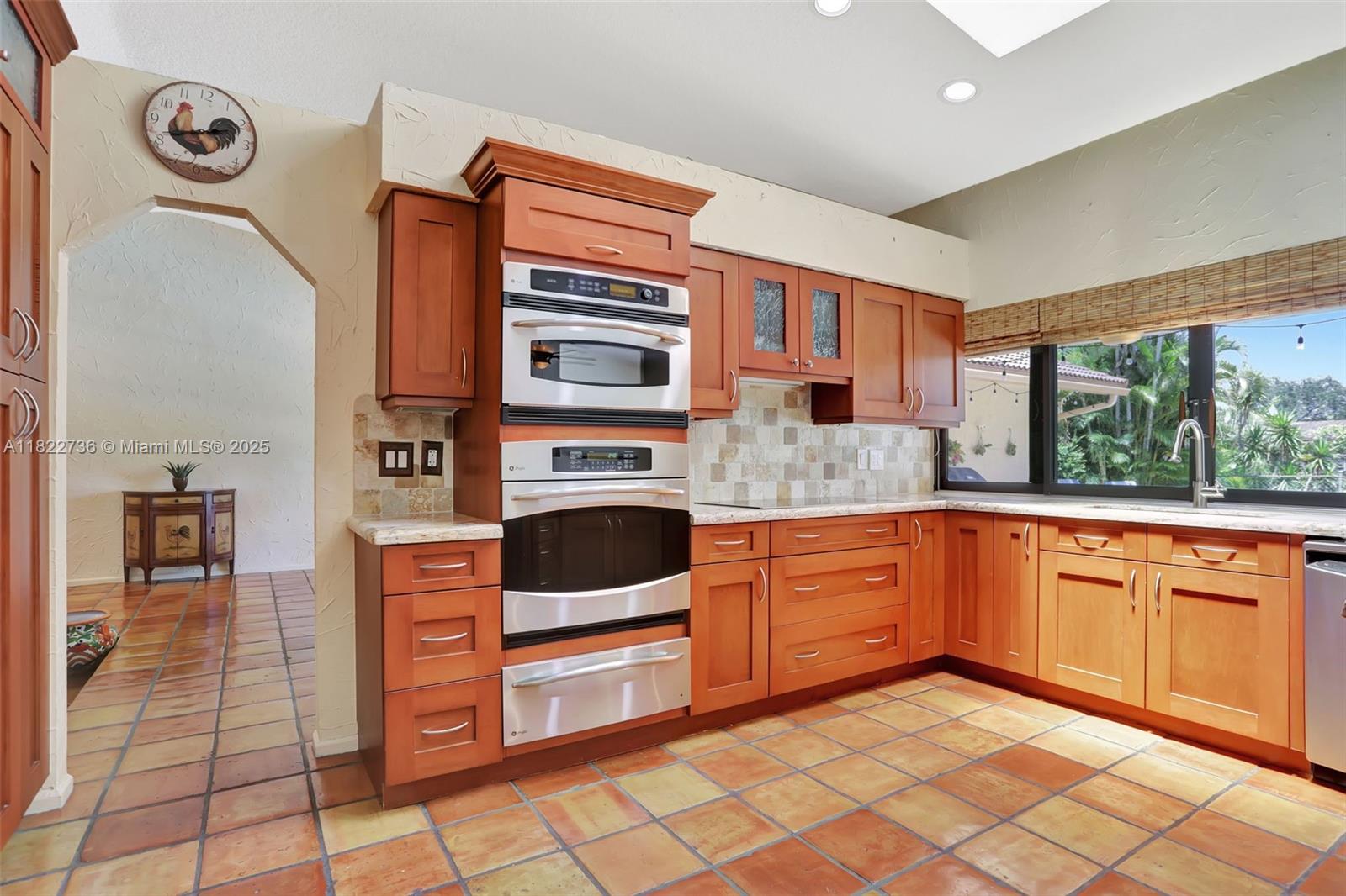 JACARANDA LAKES - Residential