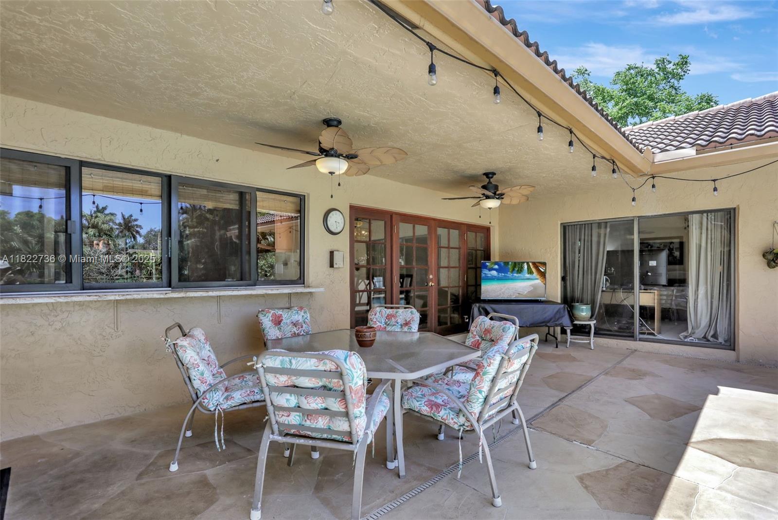 JACARANDA LAKES - Residential