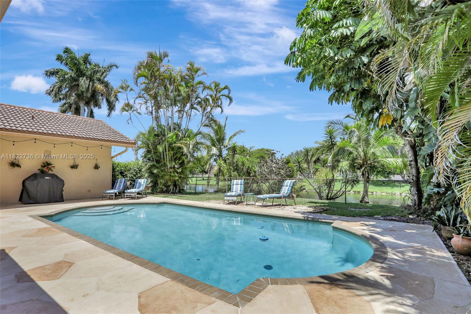 JACARANDA LAKES - Residential