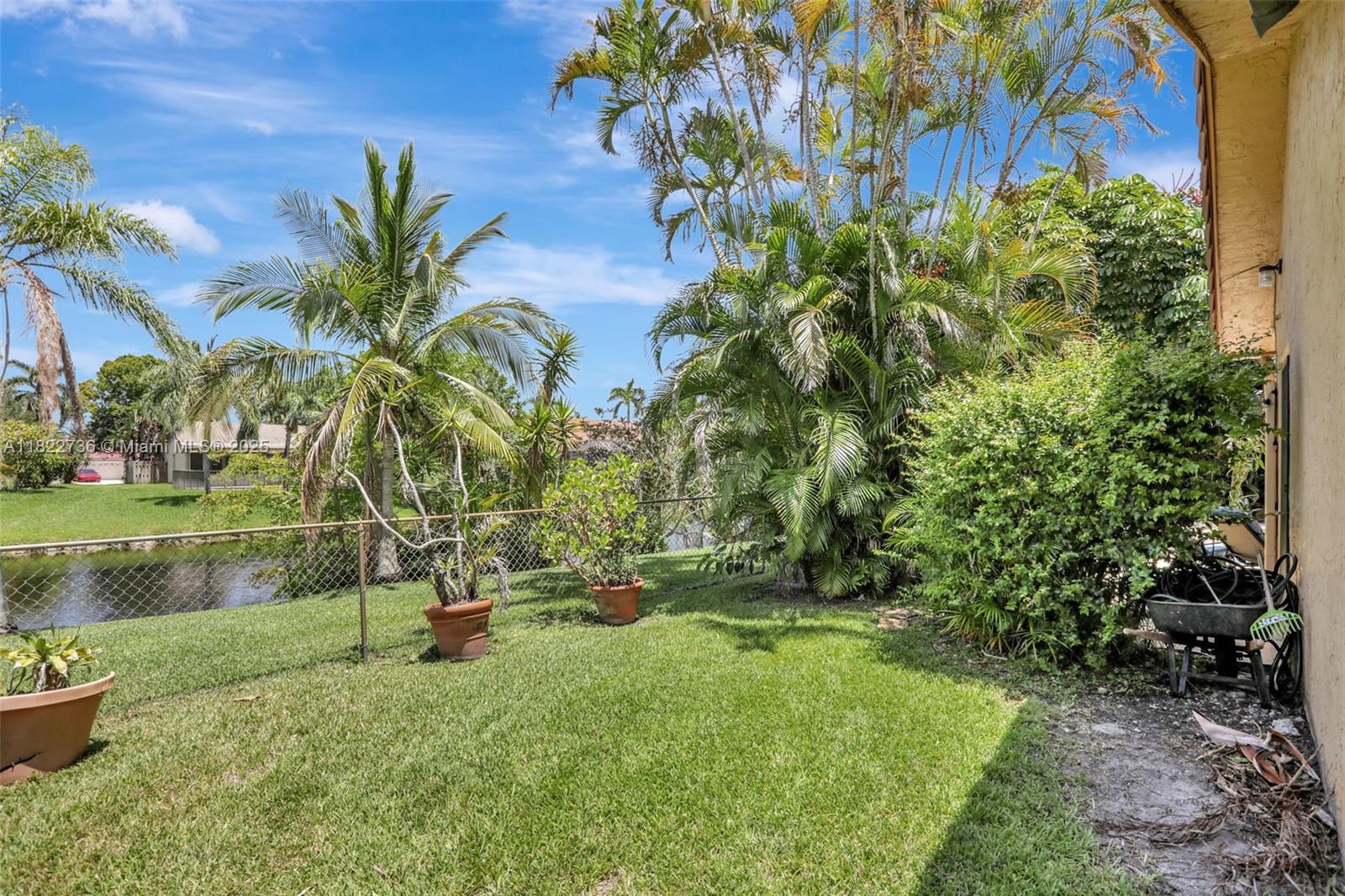 JACARANDA LAKES - Residential