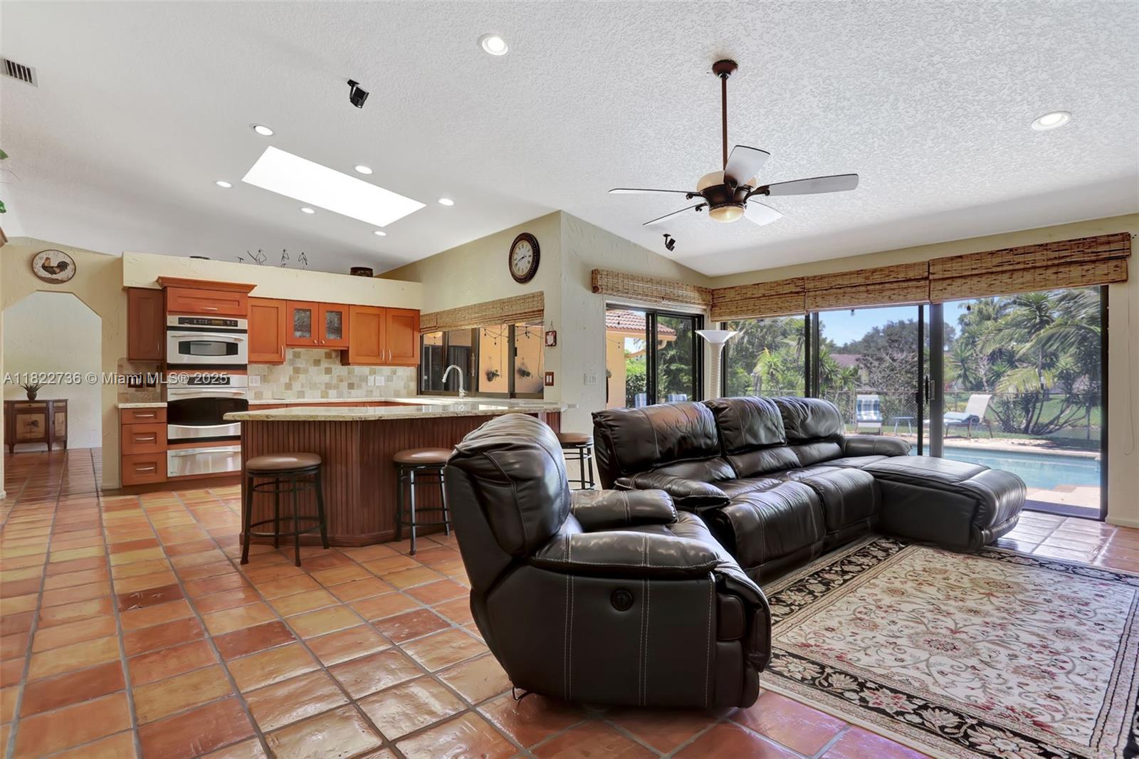 JACARANDA LAKES - Residential