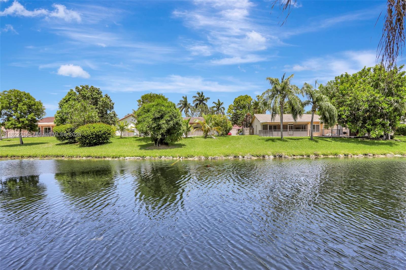 JACARANDA LAKES - Residential