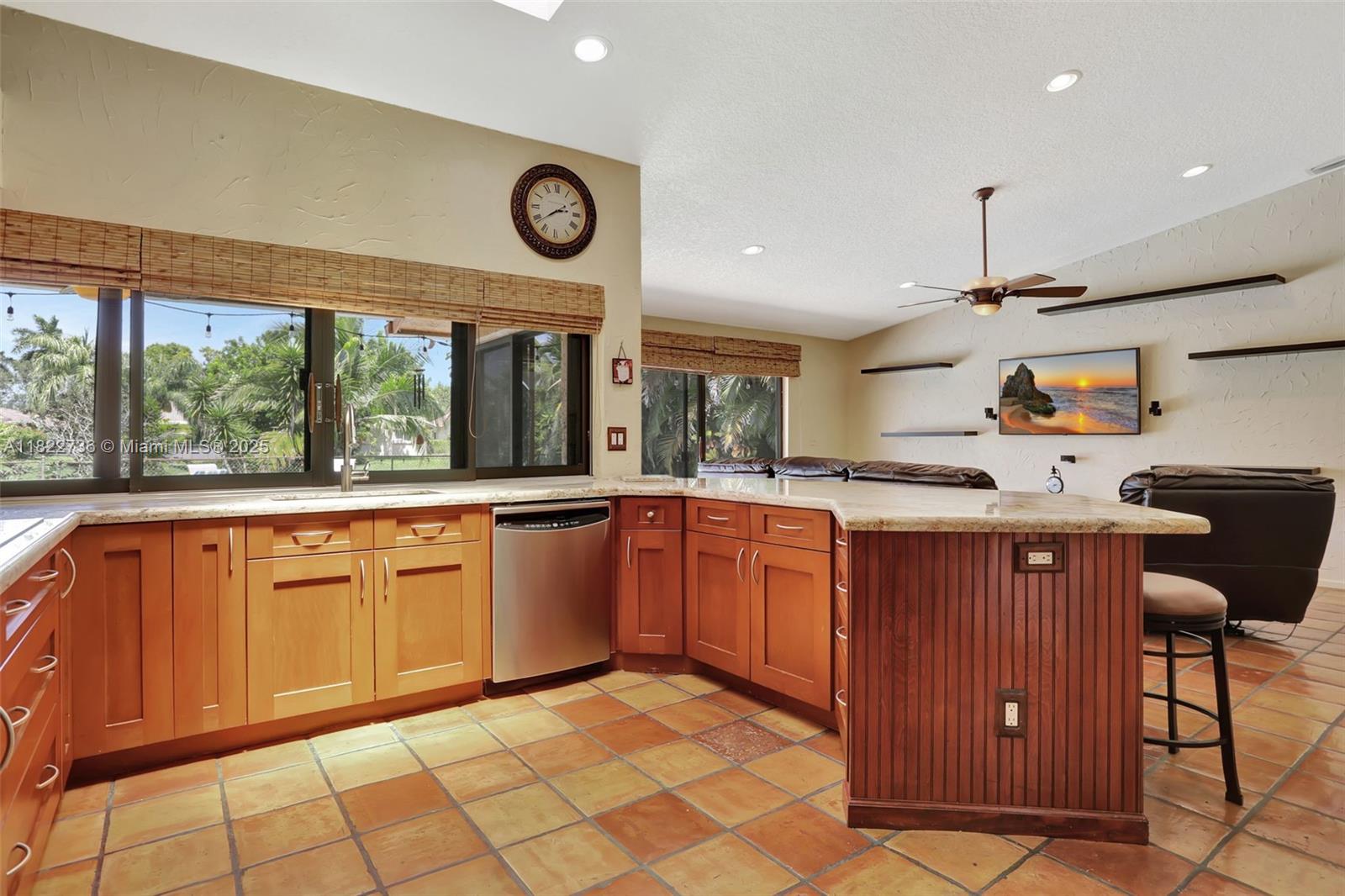 JACARANDA LAKES - Residential