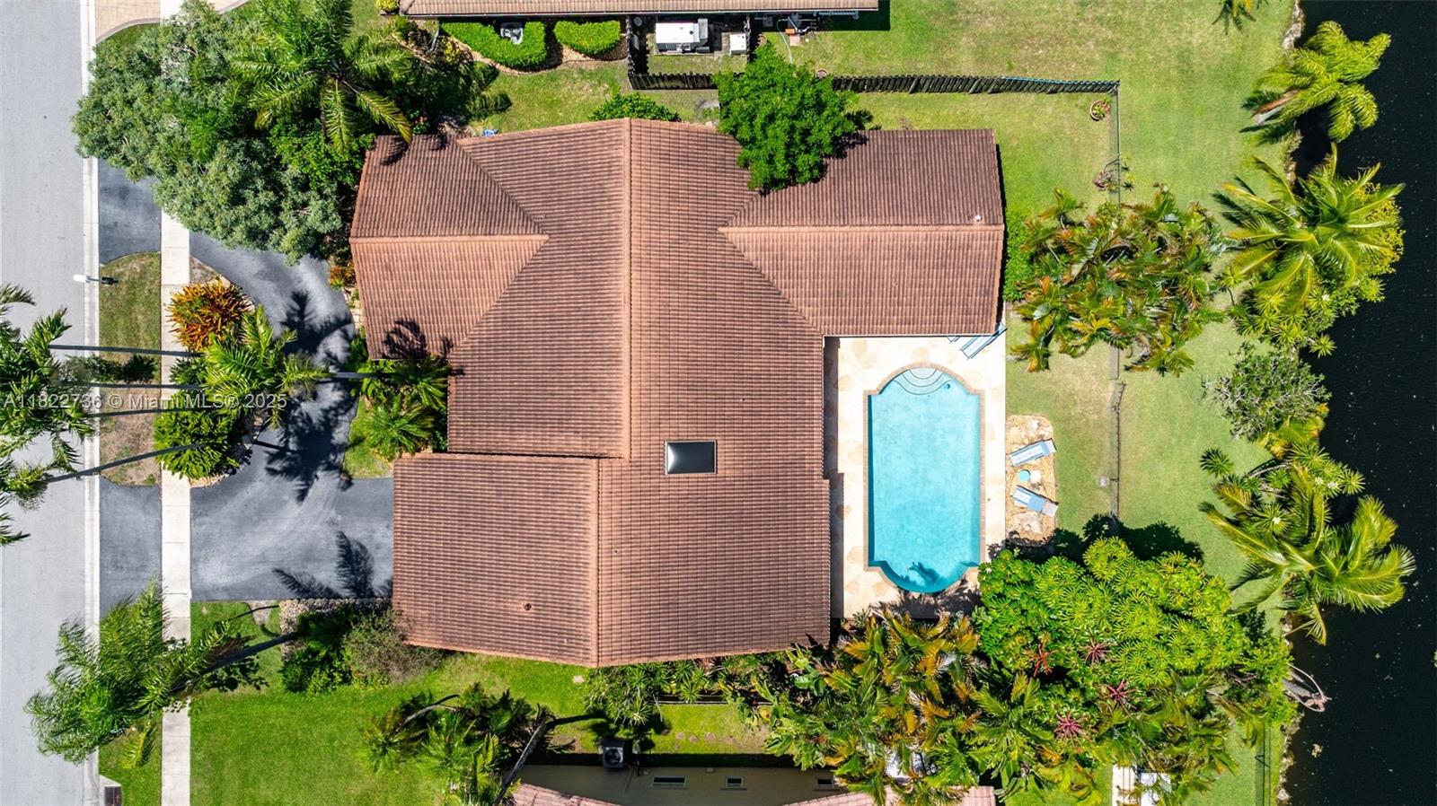 JACARANDA LAKES - Residential