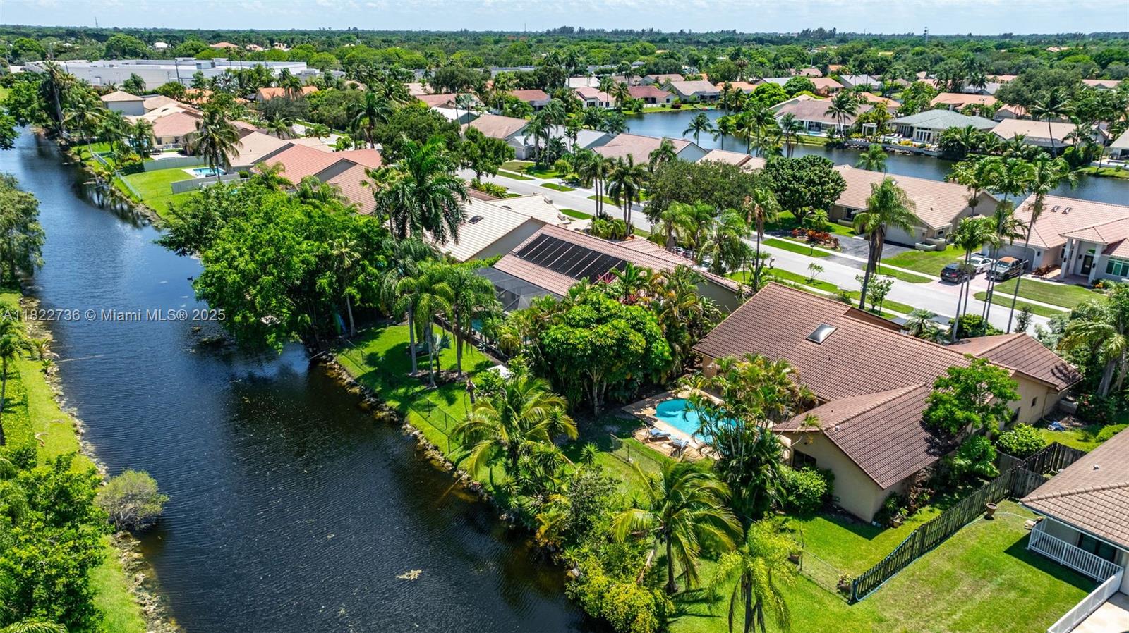 JACARANDA LAKES - Residential