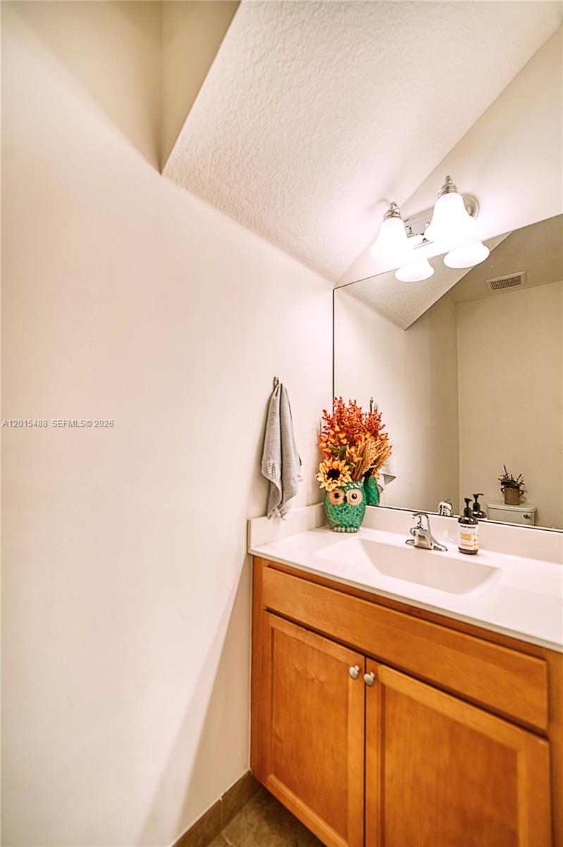 SIMONTON COURT - Residential
