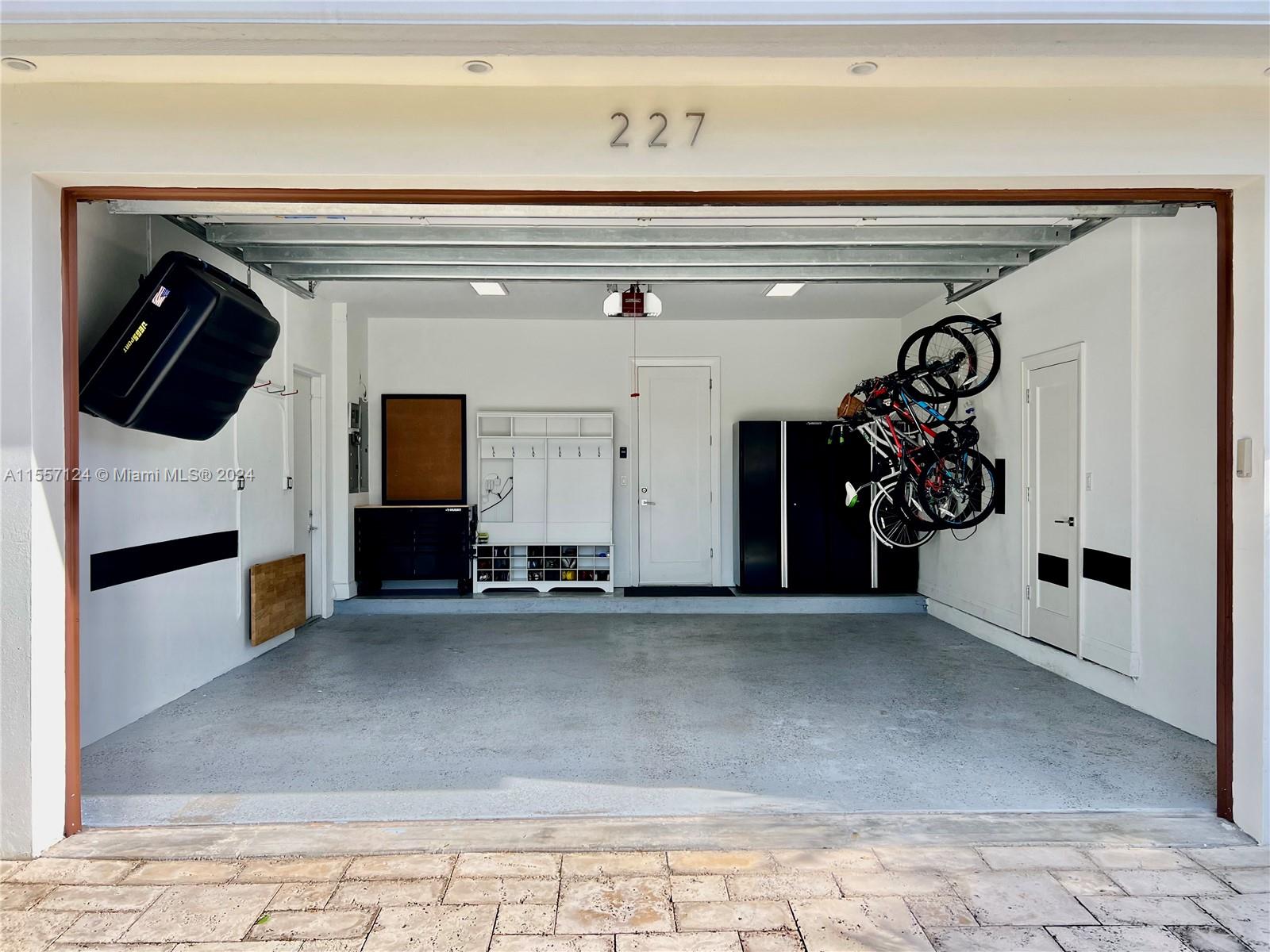 SILVER SHORES SEC OF LAUD - Residential