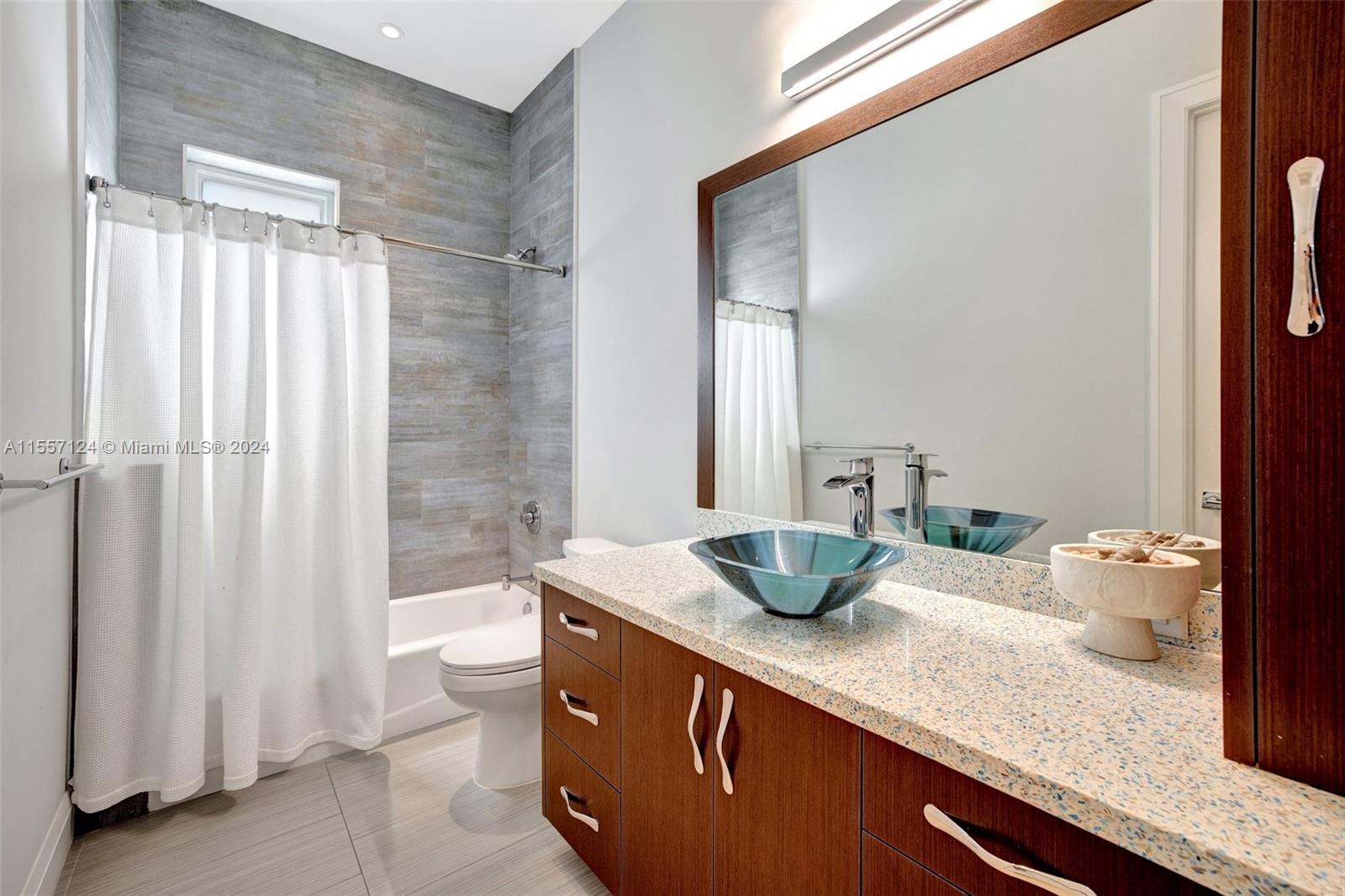 SILVER SHORES SEC OF LAUD - Residential