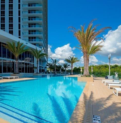 Photo 7 of 33 of 16385 Biscayne Blvd PH7 condo