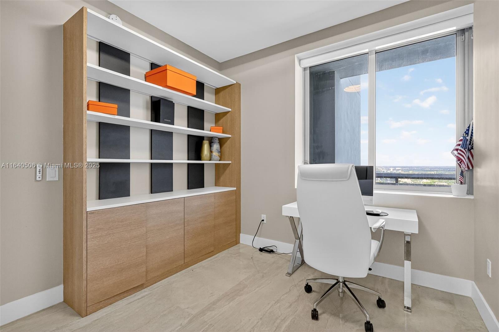 THE HARBOUR SOUTH CONDO - Residential