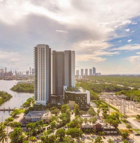 Photo 10 of 33 of 16385 Biscayne Blvd PH7 condo