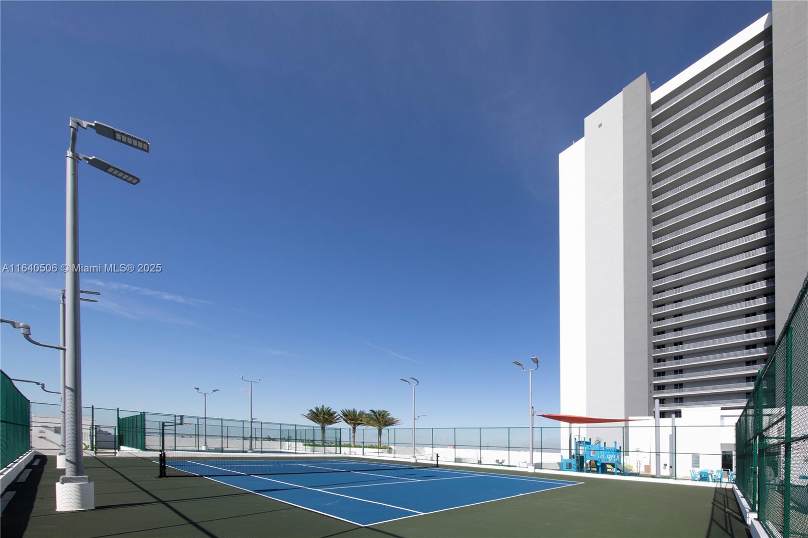 THE HARBOUR SOUTH CONDO - Residential