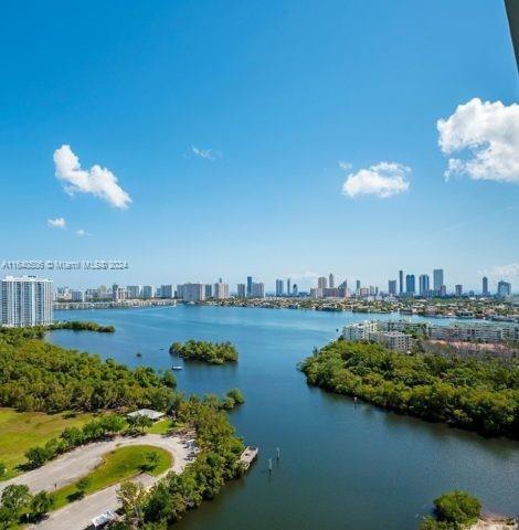 Photo 6 of 33 of 16385 Biscayne Blvd PH7 condo