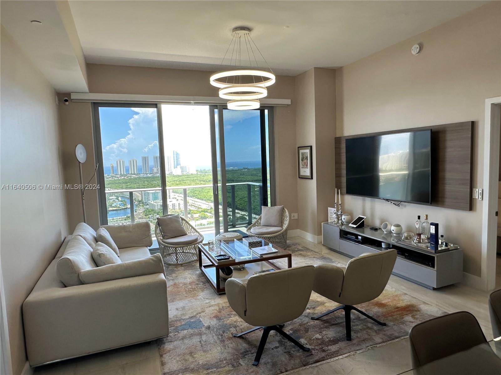Photo 20 of 33 of 16385 Biscayne Blvd PH7 condo