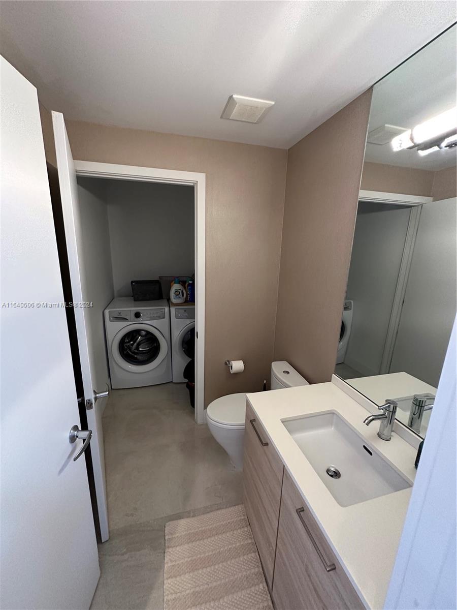 Photo 32 of 33 of 16385 Biscayne Blvd PH7 condo