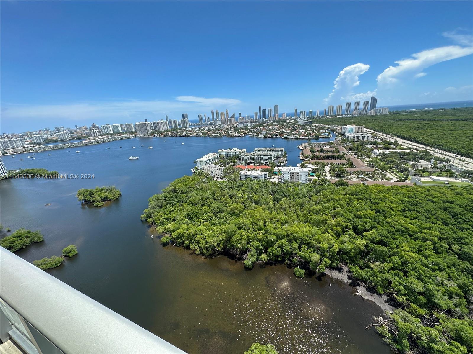 Photo 29 of 33 of 16385 Biscayne Blvd PH7 condo