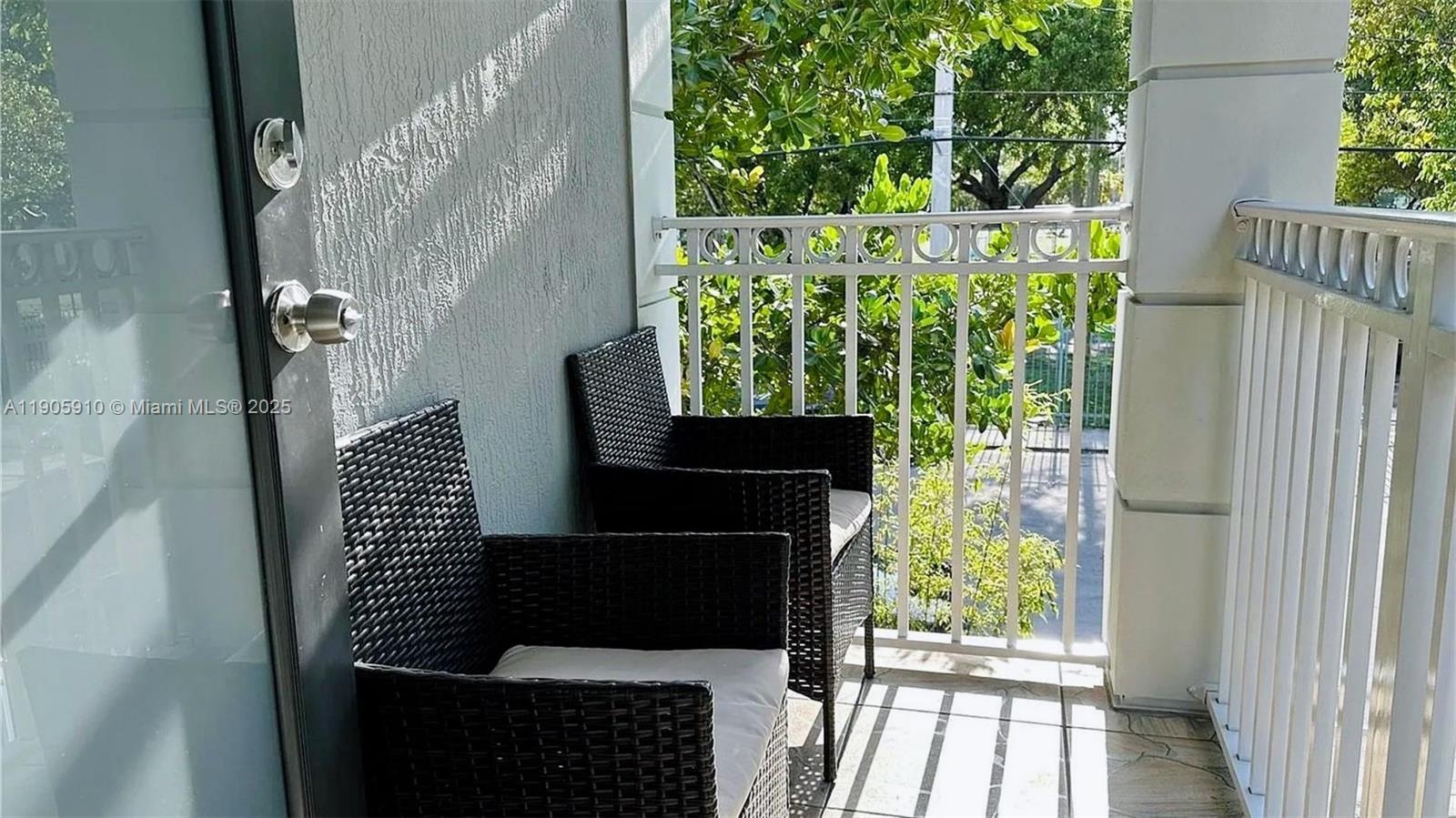 BRICKELL RIVERVIEW - Residential Income