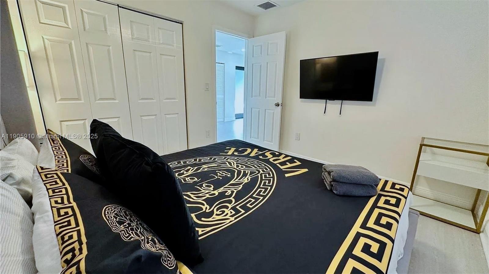 BRICKELL RIVERVIEW - Residential Income