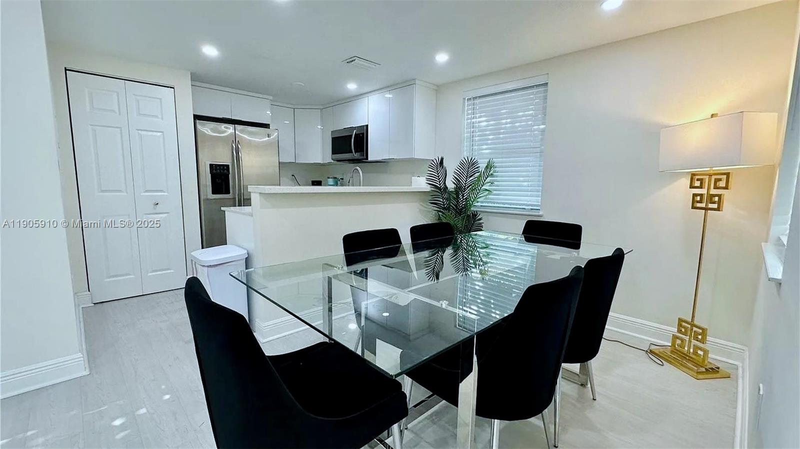 BRICKELL RIVERVIEW - Residential Income