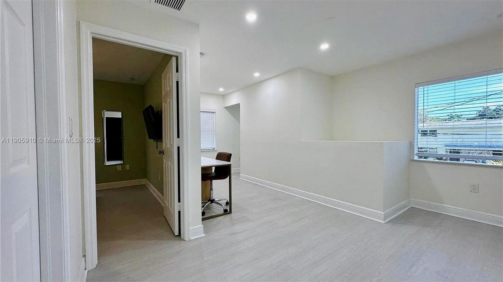 BRICKELL RIVERVIEW - Residential Income