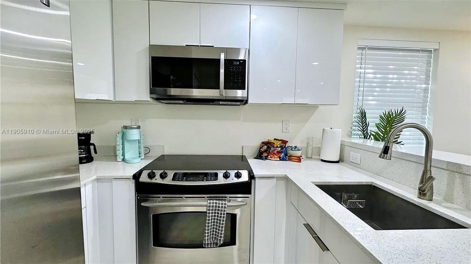 BRICKELL RIVERVIEW - Residential Income