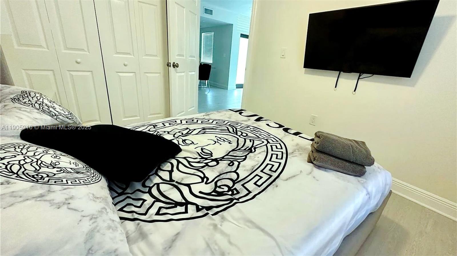 BRICKELL RIVERVIEW - Residential Income