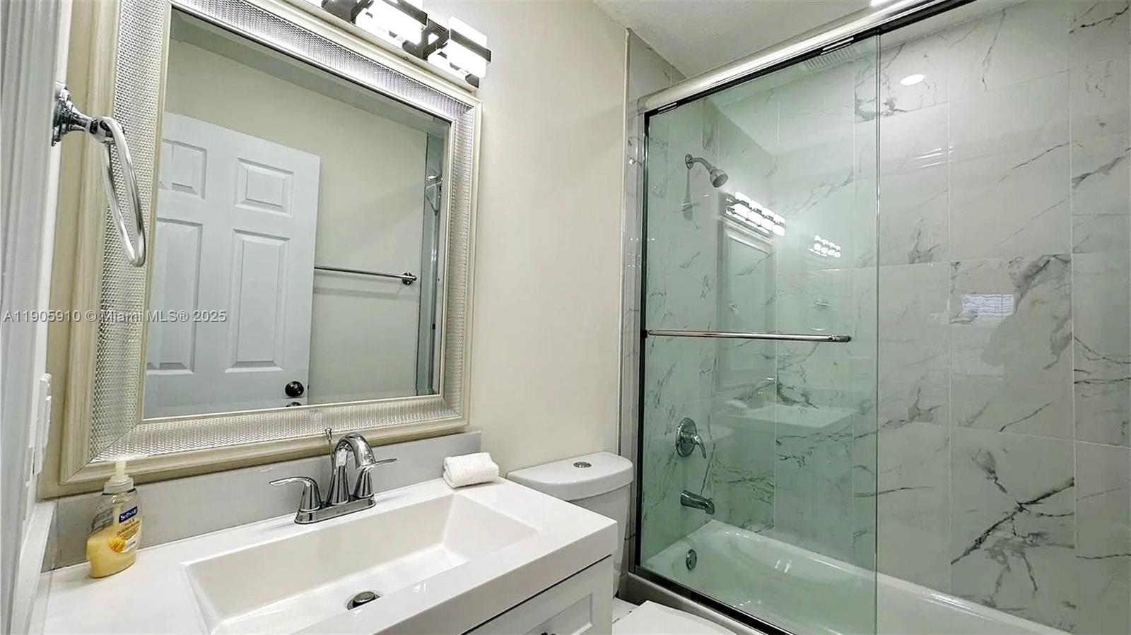 BRICKELL RIVERVIEW - Residential Income