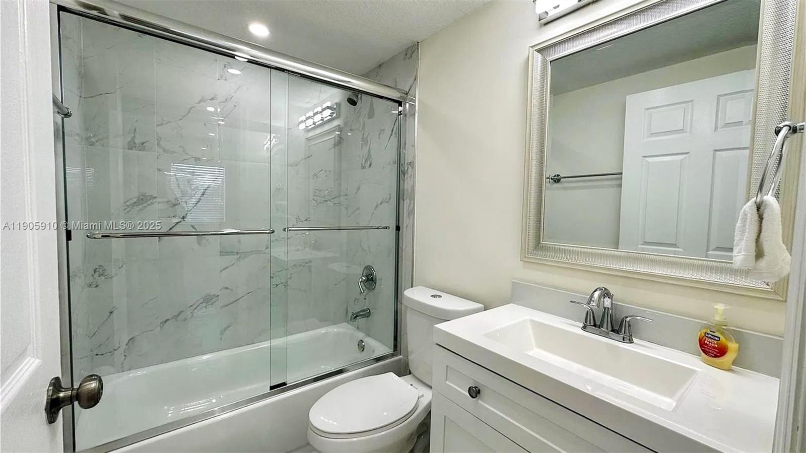 BRICKELL RIVERVIEW - Residential Income