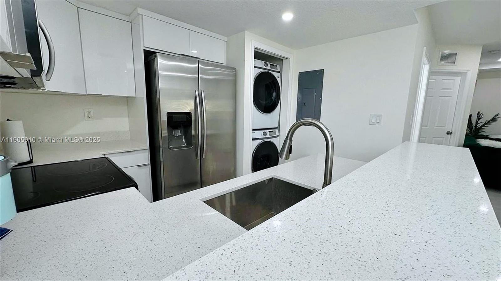 BRICKELL RIVERVIEW - Residential Income