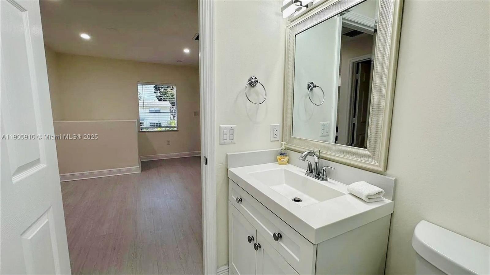 BRICKELL RIVERVIEW - Residential Income