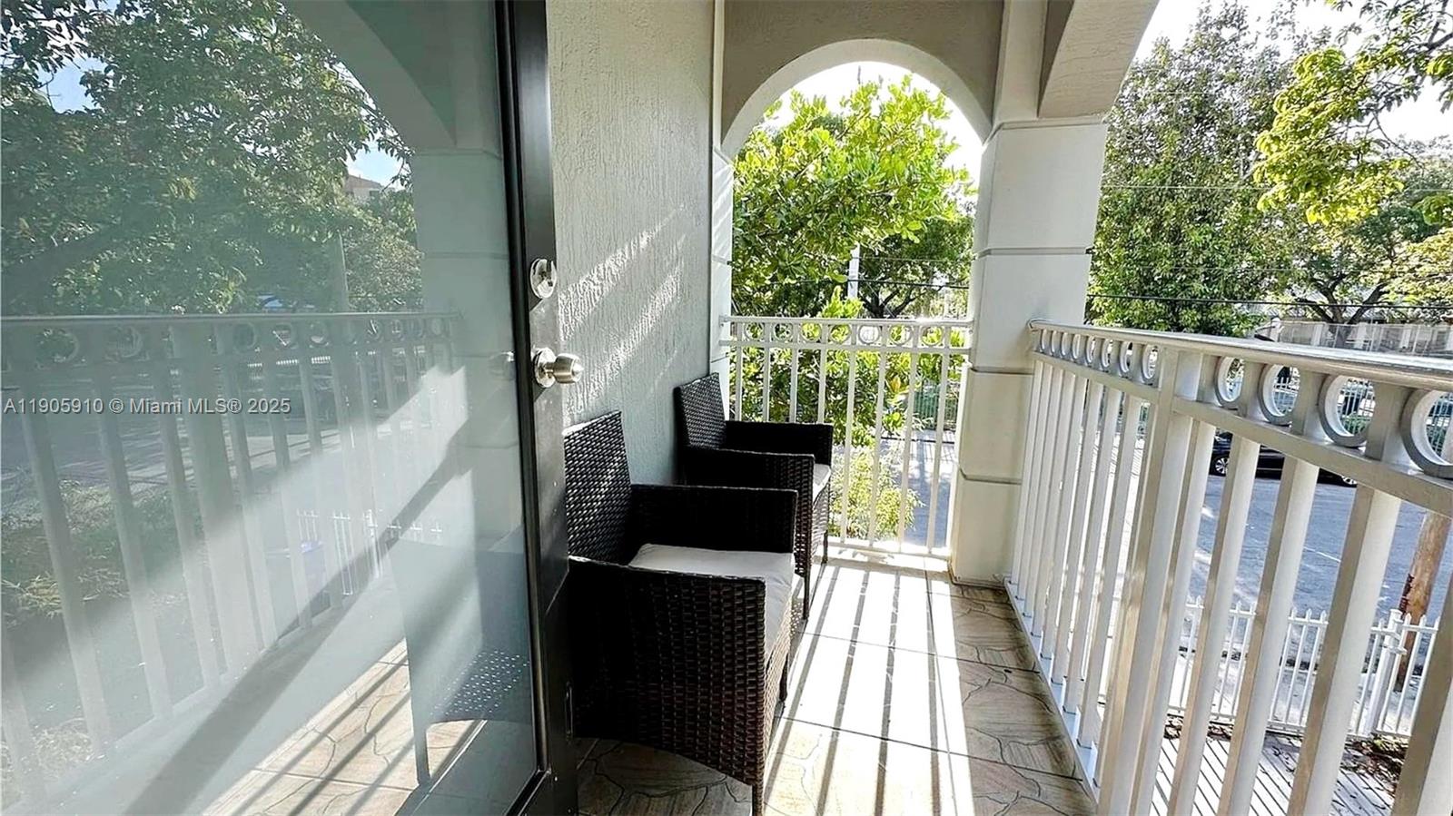 BRICKELL RIVERVIEW - Residential Income