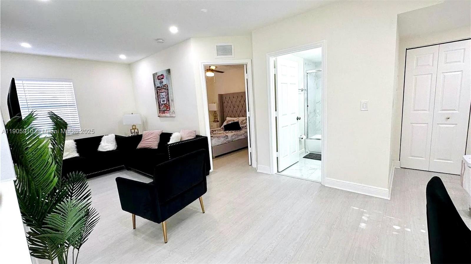 BRICKELL RIVERVIEW - Residential Income