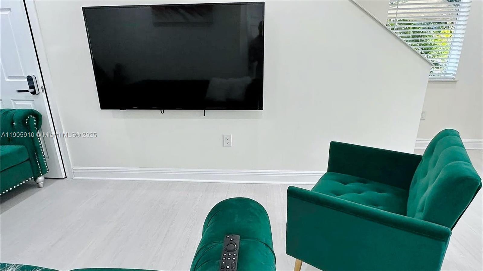 BRICKELL RIVERVIEW - Residential Income