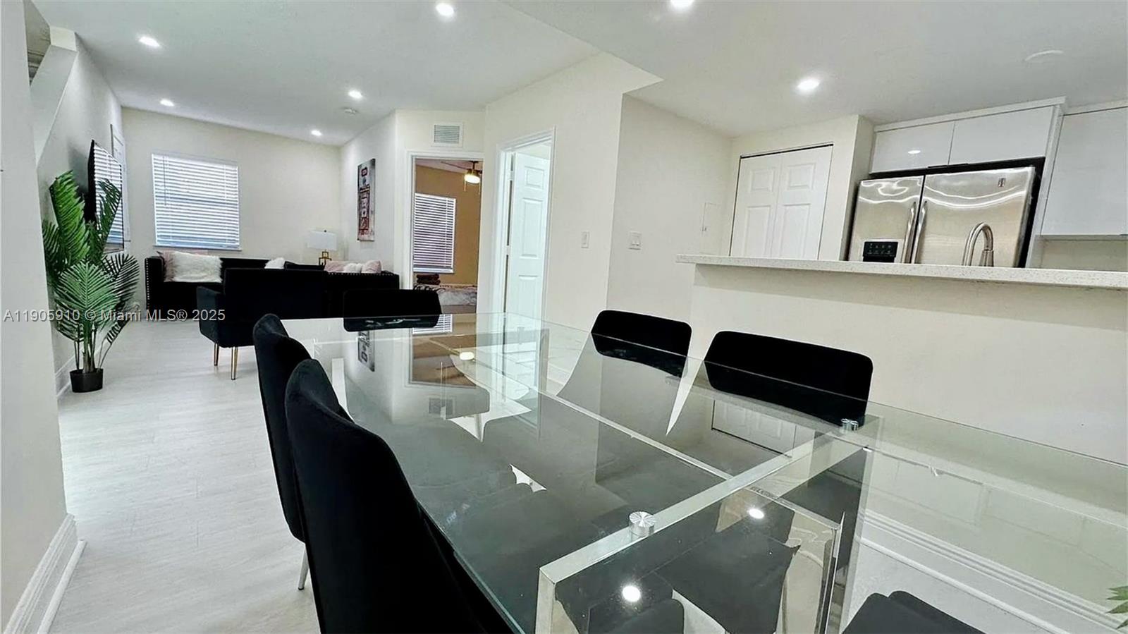 BRICKELL RIVERVIEW - Residential Income