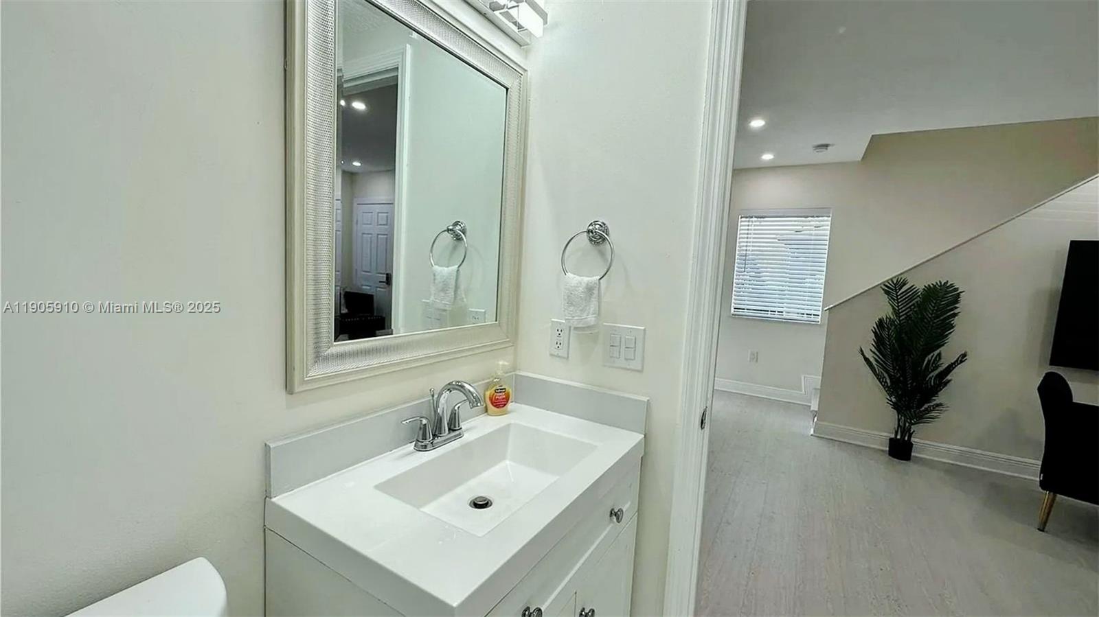 BRICKELL RIVERVIEW - Residential Income