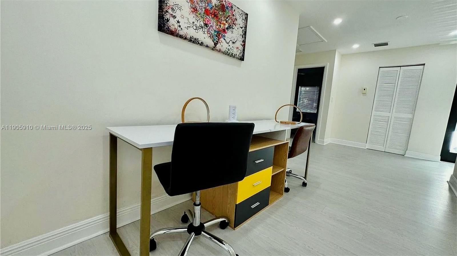 BRICKELL RIVERVIEW - Residential Income