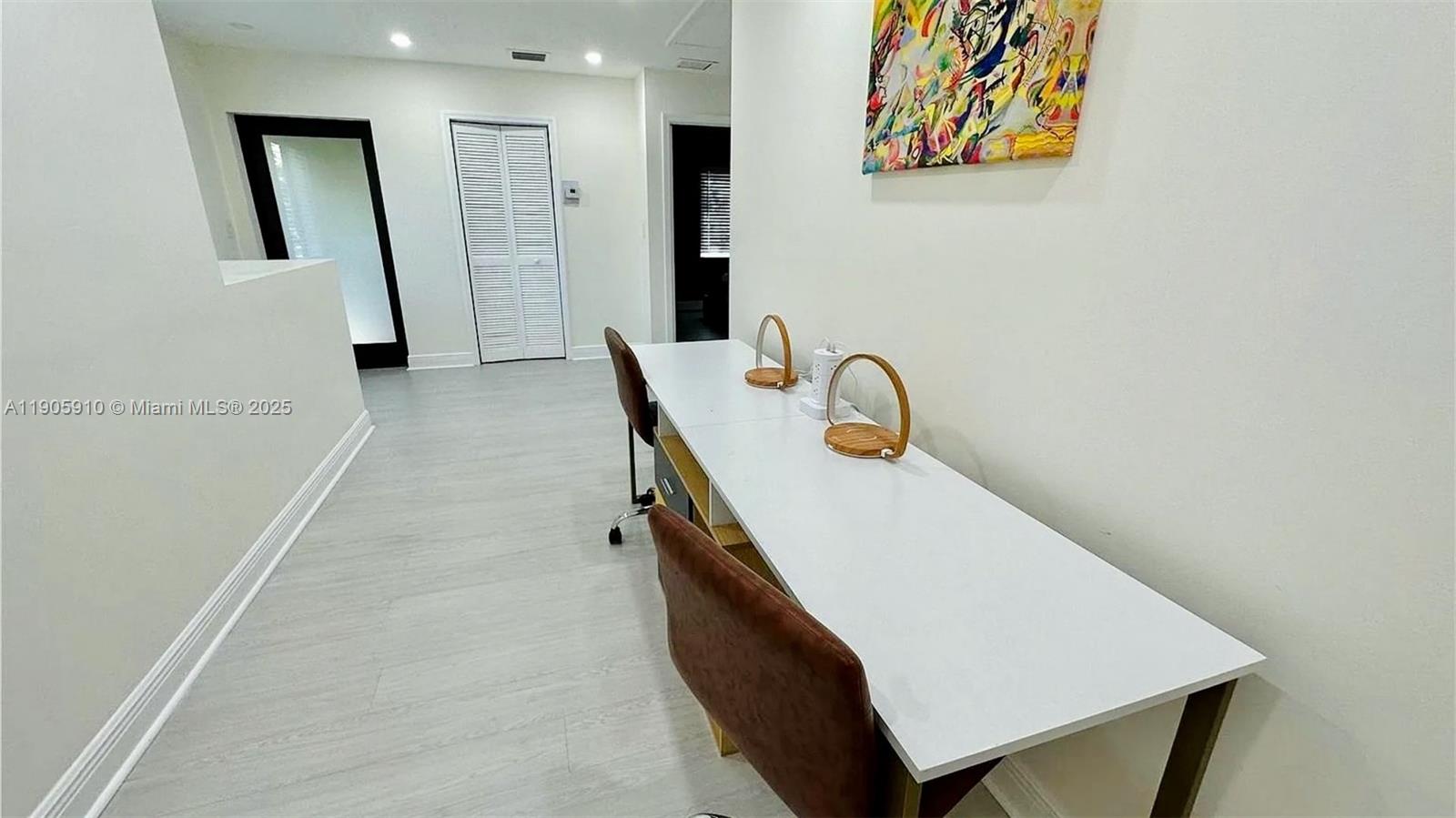 BRICKELL RIVERVIEW - Residential Income