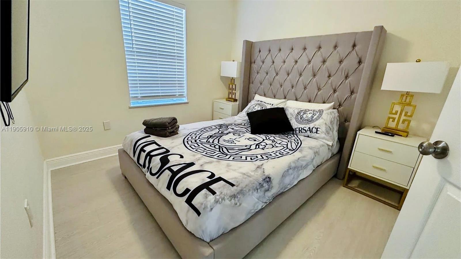 BRICKELL RIVERVIEW - Residential Income