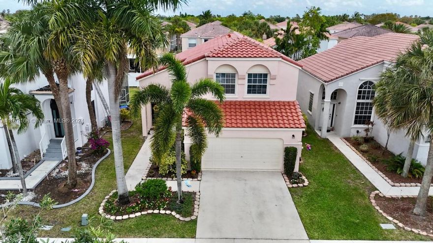 MOTIVATED SELLER! Best floor plan in Towngate. This house has a stunning high ceiling just as you walk in the door. The house was painted last year, has a brand new roof, and the AC was replaced in 2017. This is a sought after neighborhood with great schools. The community features 4 swimming pools with 4 play grounds, a tennis and a basketball court, a baseball and a soccer field, and a fitness center, along with 24 hour security. Internet and cable are also included in the HOA fees. Close to I75, shopping and nightlife.