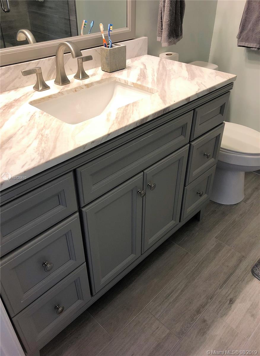 REFLECTIONS AT PEMBROKE - Residential Lease