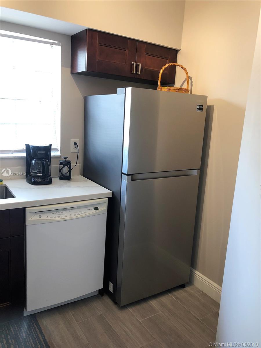 REFLECTIONS AT PEMBROKE - Residential Lease